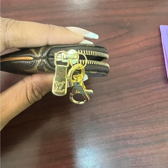 Louis Vuitton round Coin purse - Picture 6 of 7